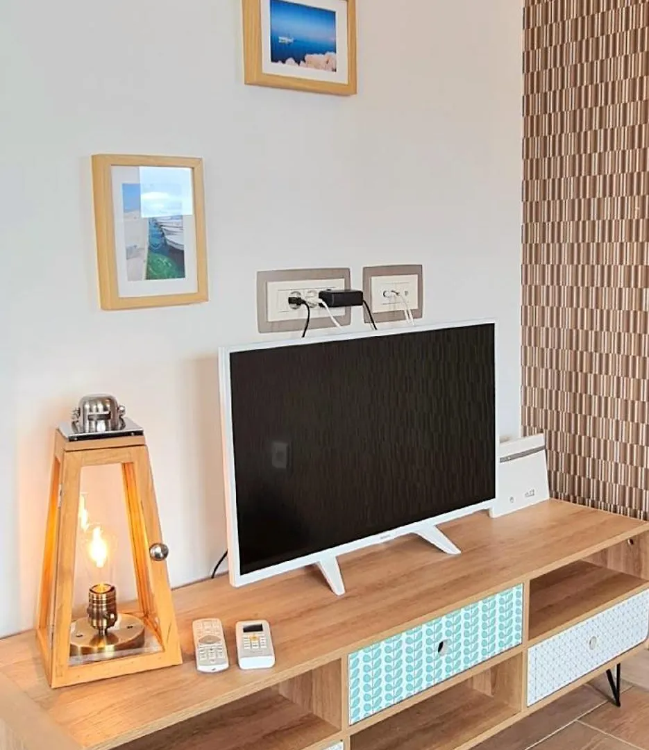 Apartments Nicolas - Beach & Sea 10M Away - Amazing Sea View! Rtina