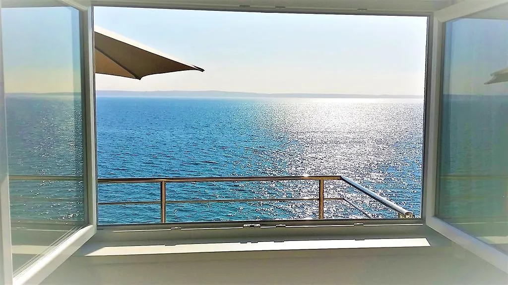 Apartments Nicolas - Beach & Sea 10M Away - Amazing Sea View! Rtina