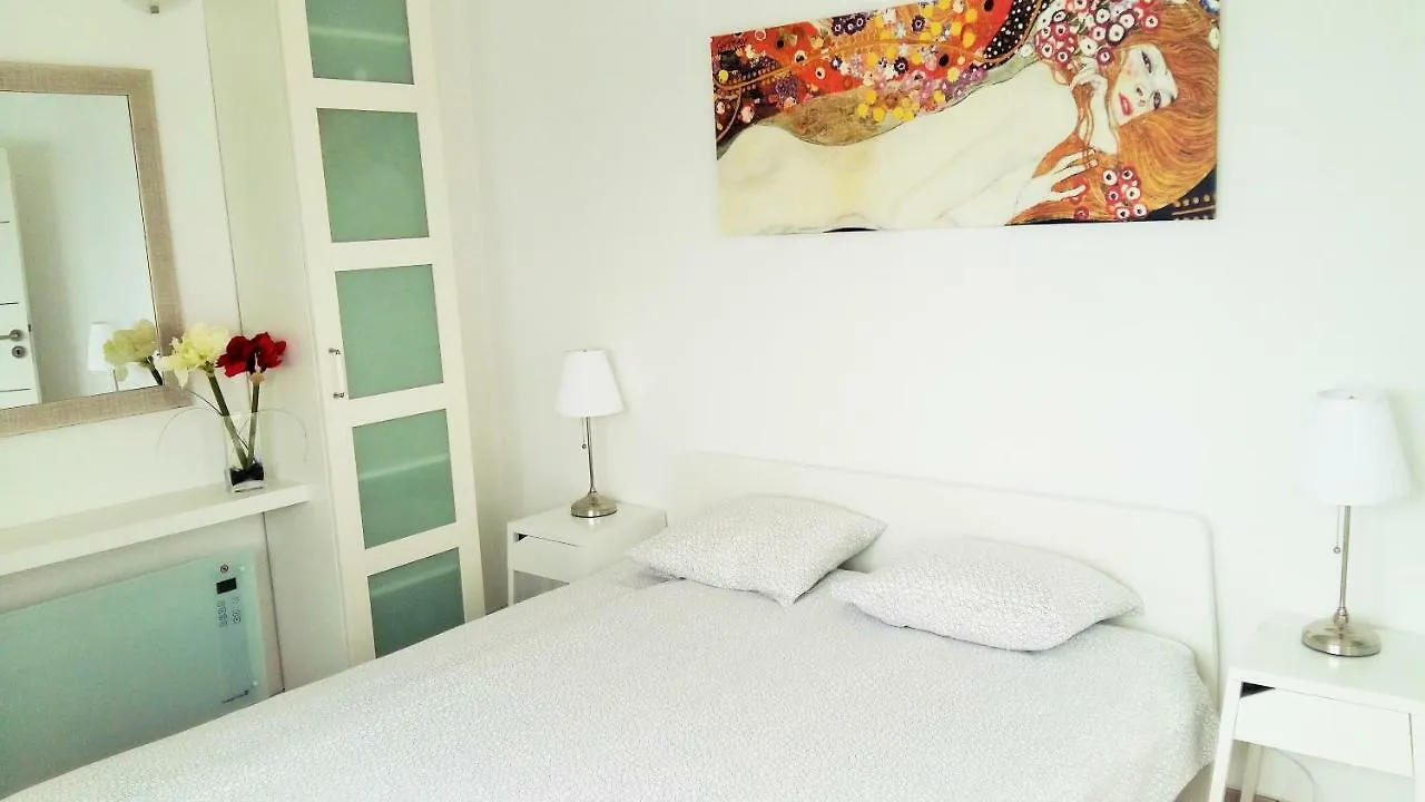 Apartments Nicolas - Beach & Sea 10M Away - Amazing Sea View! Rtina Chorvatsko